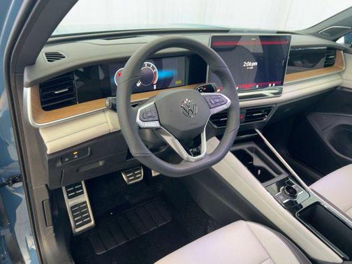 2026 Volkswagen Tiguan 2.0T SEL R-Line 4MOTION