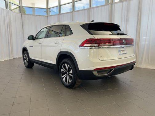 2026 Volkswagen Atlas Cross Sport 2.0T SE