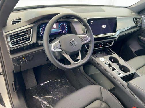 2026 Volkswagen Atlas Cross Sport 2.0T SE