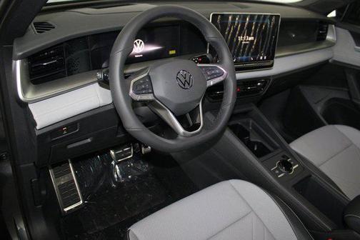 2025 Volkswagen Tiguan 2.0T SE R-Line Black