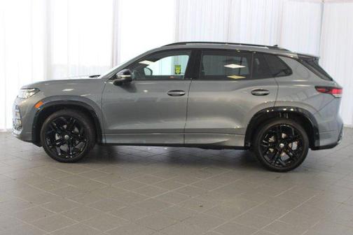 2025 Volkswagen Tiguan 2.0T SE R-Line Black