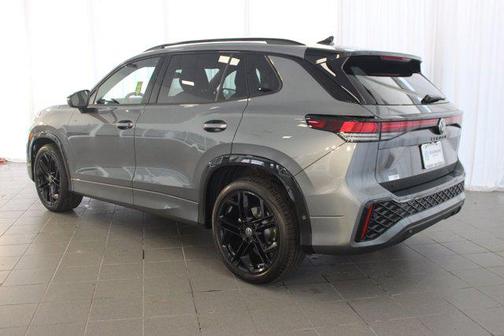 2025 Volkswagen Tiguan 2.0T SE R-Line Black