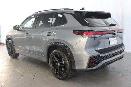 2025 Volkswagen Tiguan 2.0T SE R-Line Black