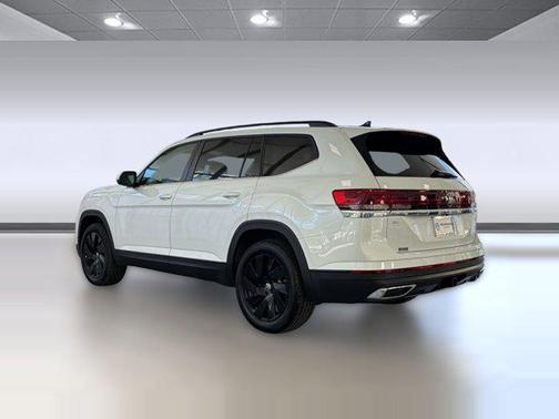 opal white pearl 2026 Volkswagen Atlas 2.0T SE w/Technology