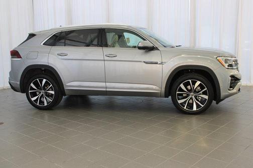 2025 Volkswagen Atlas Cross Sport 2.0T SEL Premium