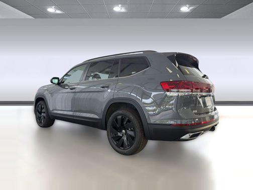pure gray 2026 Volkswagen Atlas 2.0T SE w/Technology