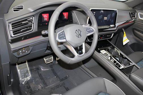 2025 Volkswagen Atlas Cross Sport 2.0T SEL Premium