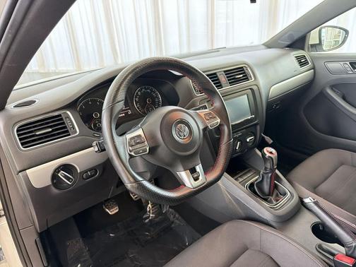 Candy White 2014 Volkswagen Jetta GLI Autobahn