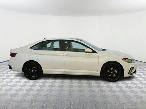 2025 Volkswagen Jetta 1.4T SE