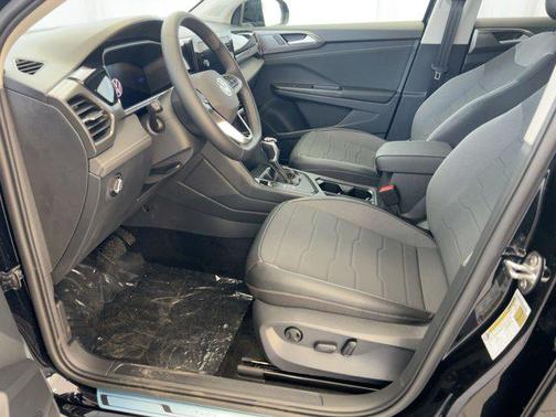 2026 Volkswagen Taos SE Black