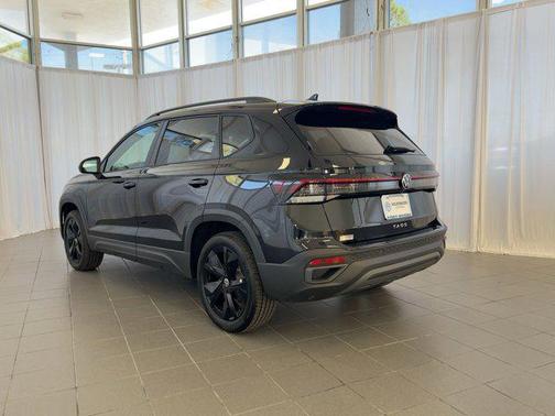 2026 Volkswagen Taos SE Black