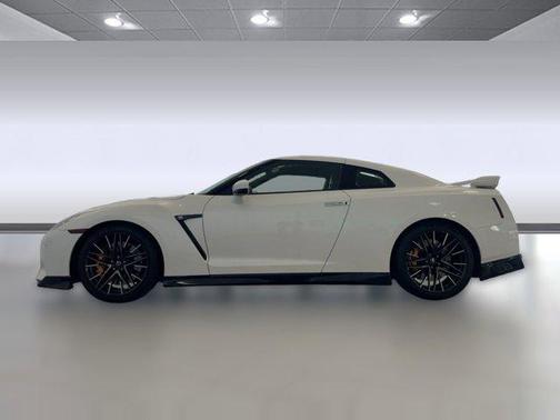 2021 Nissan GT-R Premium Dual-clutch 6-Speed Transmission