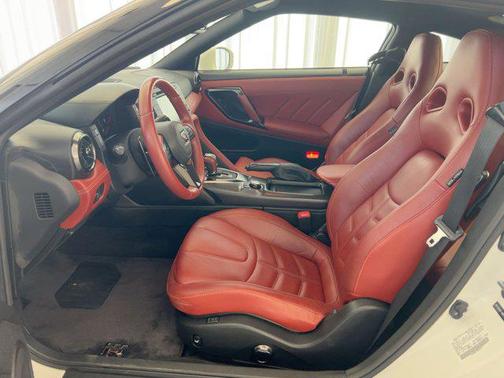 2021 Nissan GT-R Premium Dual-clutch 6-Speed Transmission