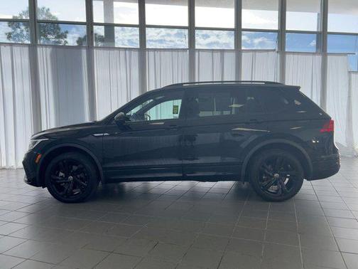 2023 Volkswagen Tiguan 2.0T SE R-Line Black