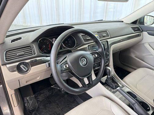 Platinum Gray Metallic 2016 Volkswagen Passat 1.8T SE