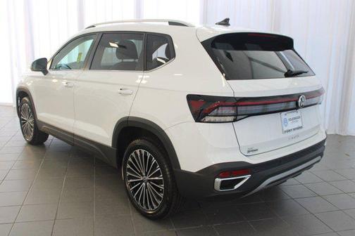 2025 Volkswagen Taos SE