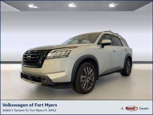 2023 Nissan Pathfinder SL FWD