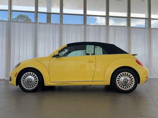 2015 Volkswagen Beetle Auto 1.8T w/Tech