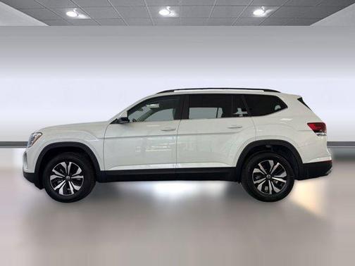 opal white pearl 2026 Volkswagen Atlas 2.0T SE