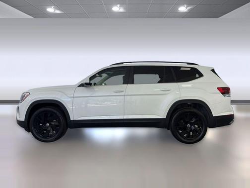 opal white pearl 2026 Volkswagen Atlas 2.0T SE w/Technology