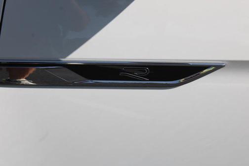 White 2021 Volkswagen Atlas 3.6L SE w/Technology