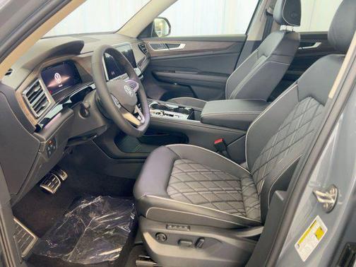 2026 Volkswagen Atlas 2.0T SEL Premium R-Line 4MOTION