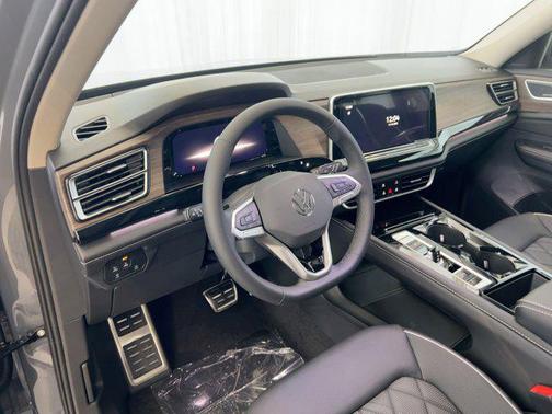 2026 Volkswagen Atlas 2.0T SEL Premium R-Line 4MOTION