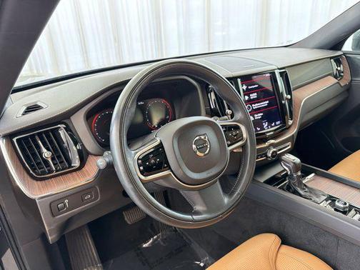 Pine Grey Metallic 2021 Volvo XC60 T5 Inscription