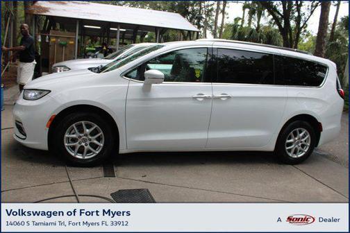 2021 Chrysler Pacifica Touring L