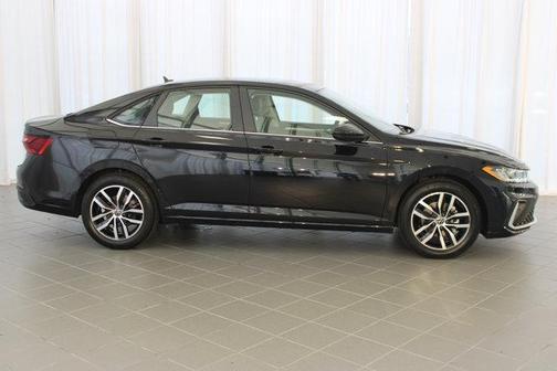 2025 Volkswagen Jetta 1.4T SE