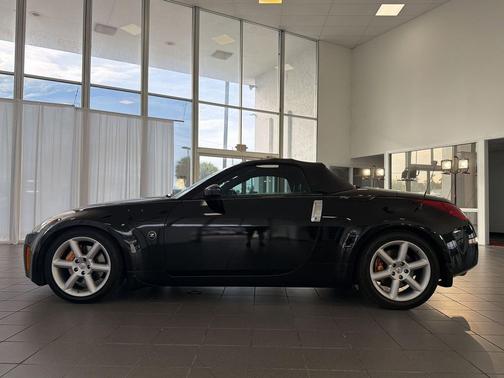 Super Black Clearcoat 2005 Nissan 350Z Grand Touring