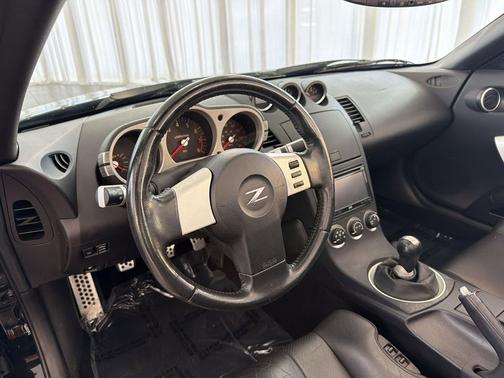 Super Black Clearcoat 2005 Nissan 350Z Grand Touring