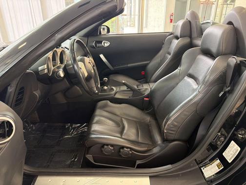 Super Black Clearcoat 2005 Nissan 350Z Grand Touring