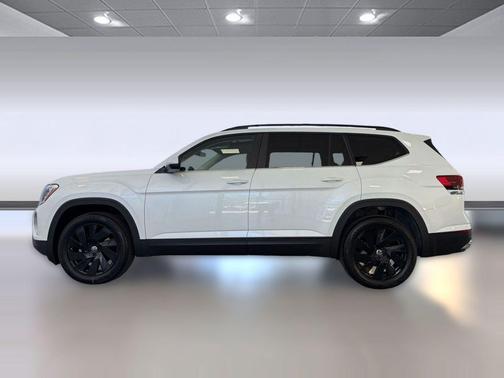 opal white pearl 2026 Volkswagen Atlas 2.0T SE w/Technology