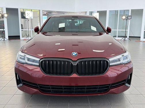 Aventurin Red Metallic 2023 BMW 530 i