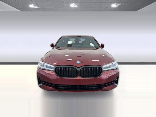 Aventurin Red Metallic 2023 BMW 530 i
