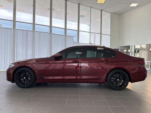Aventurin Red Metallic 2023 BMW 530 i