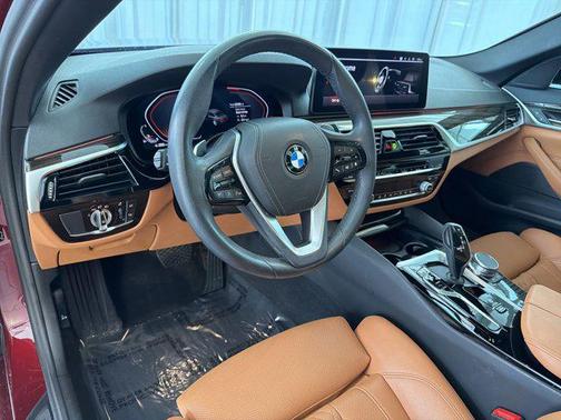 Aventurin Red Metallic 2023 BMW 530 i