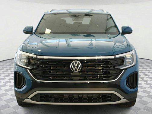 2025 Volkswagen Atlas Cross Sport 2.0T SE w/Technology 4MOTION