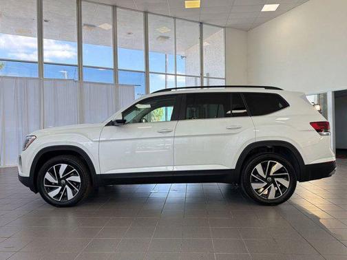 opal white pearl 2026 Volkswagen Atlas 2.0T SE w/Technology