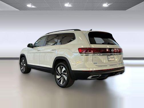 opal white pearl 2026 Volkswagen Atlas 2.0T SE w/Technology