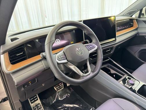 sandstone 2026 Volkswagen Tiguan 2.0T SEL R-Line 4MOTION