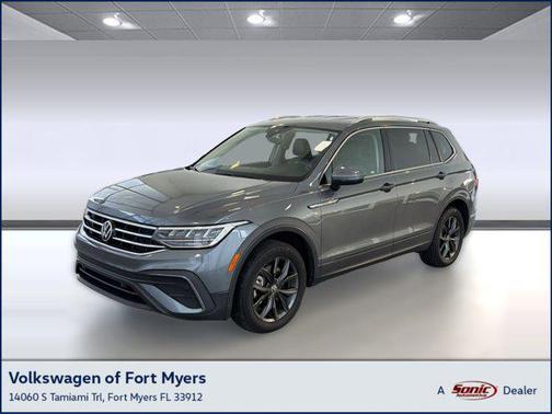 Platinum Gray Metallic 2023 Volkswagen Tiguan 2.0T SE