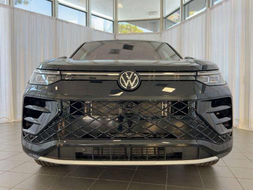 2026 Volkswagen Tiguan 2.0T SEL R-Line 4MOTION