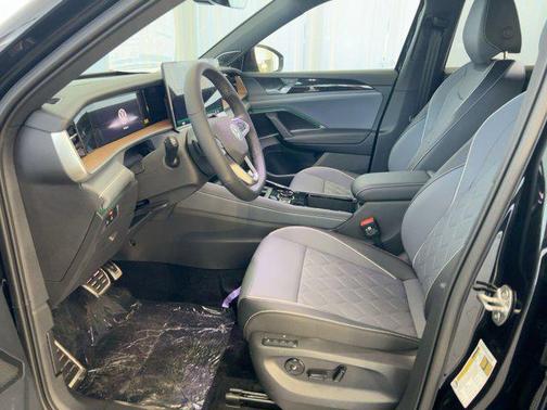 2026 Volkswagen Tiguan 2.0T SEL R-Line 4MOTION