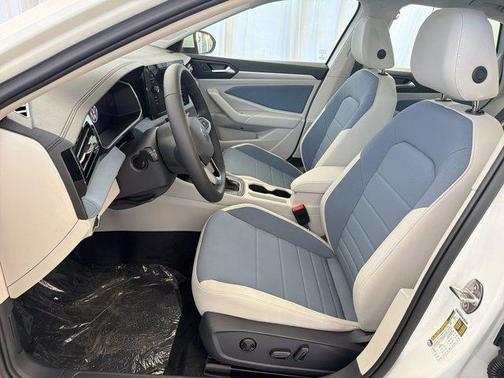 Opal White Pearl 2026 Volkswagen Jetta 1.4T SE