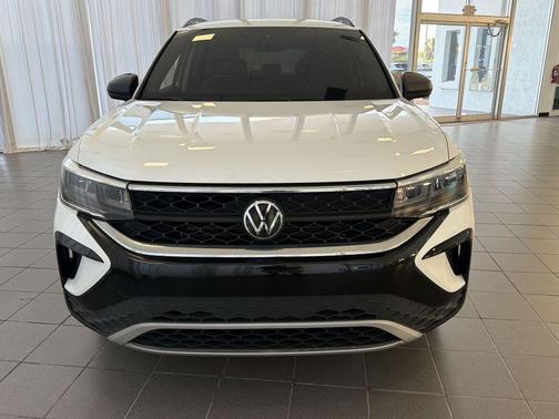 Pure White 2023 Volkswagen Taos 1.5T S
