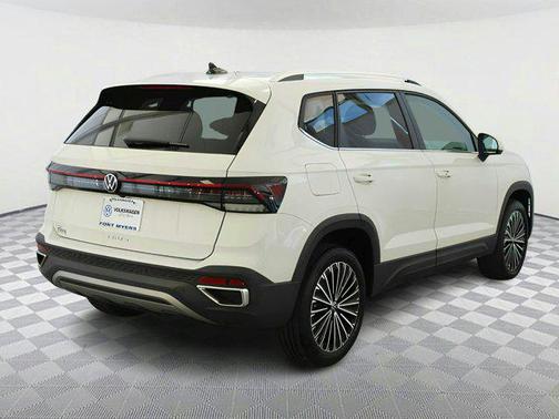 2025 Volkswagen Taos SE