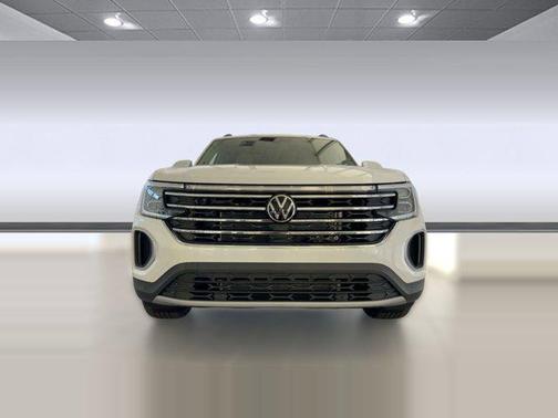 Opal White Pearl 2026 Volkswagen Atlas 2.0T SE w/Technology