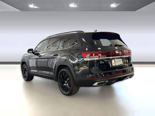 deep black pearl 2026 Volkswagen Atlas 2.0T SE w/Technology